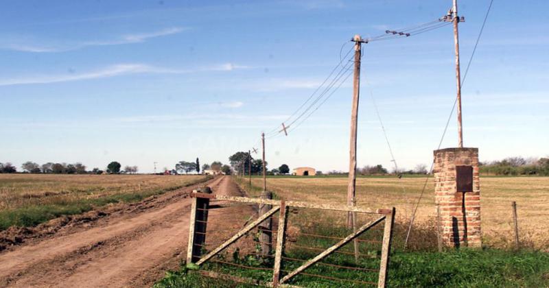 Anuncian maacutes de 100 millones para electrificacioacuten rural en Las Colonias