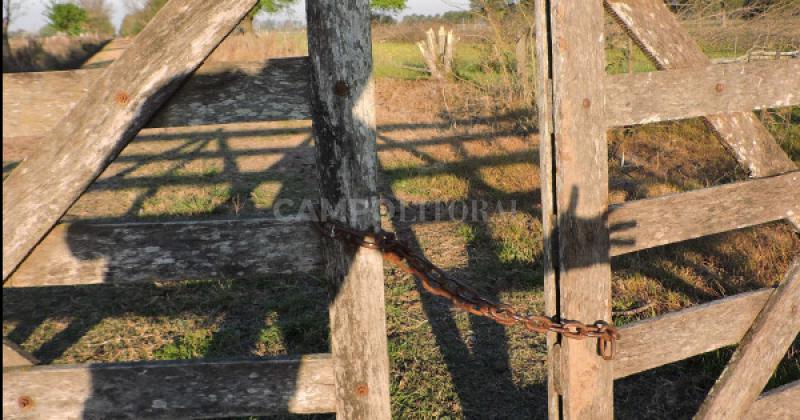 Inseguridad rural- un delegado de CRA sufrioacute el robo de hacienda