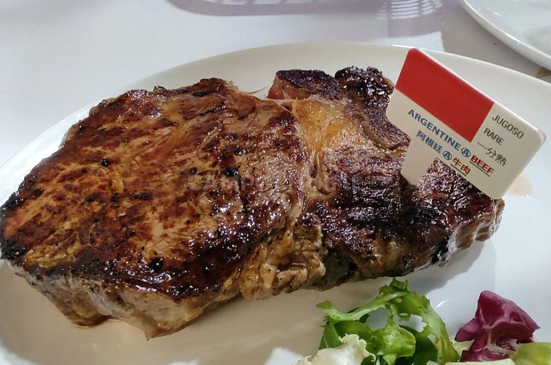 El momento es malo pero la carne argentina igual estaacute en Pariacutes