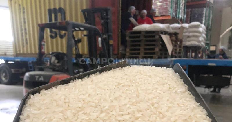 Advierten que el doacutelar agro impulsaraacute los precios internos del arroz