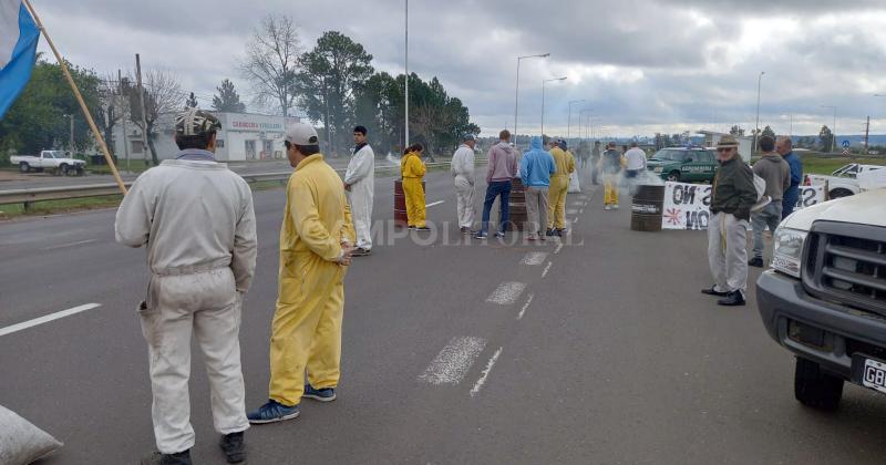 Ineacutedita manifestacioacuten de apicultores en todo el paiacutes- advierten que la inflacioacuten y la brecha cambiaria los estaacute fundiendo
