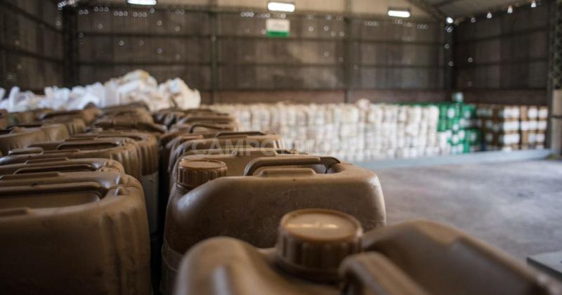 Se aproboacute en Santa Fe el sistema que permitiraacute recolectar y reciclar los envases vaciacuteos de fitosanitarios