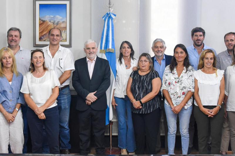 Primeros pasos hacia un cluacutester ovino 