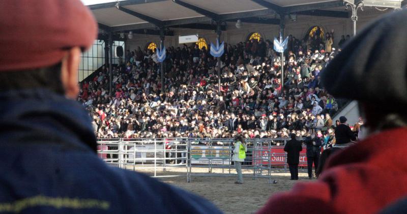 CRA mete presioacuten antes del discurso presidencial en Palermo