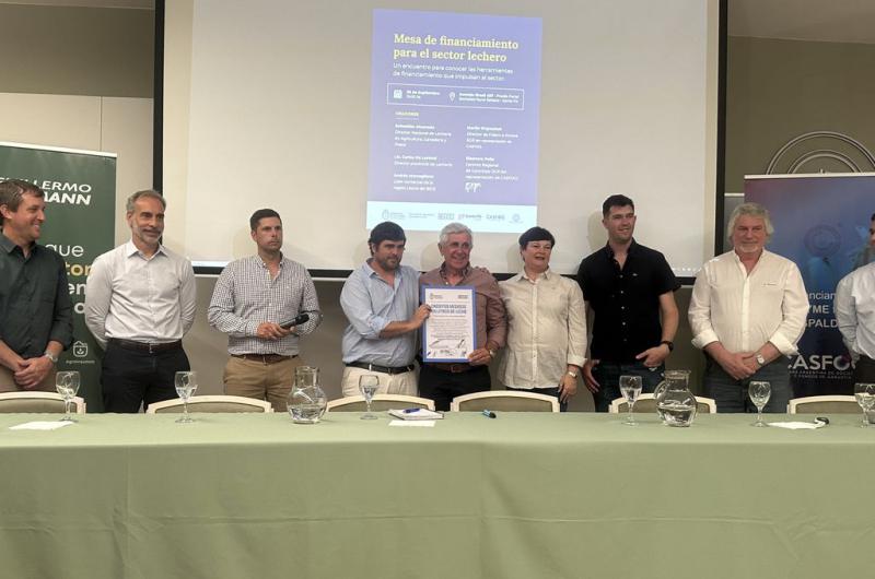 Creacuteditos en litros de leche- quienes son los primeros santafesinos aprobados