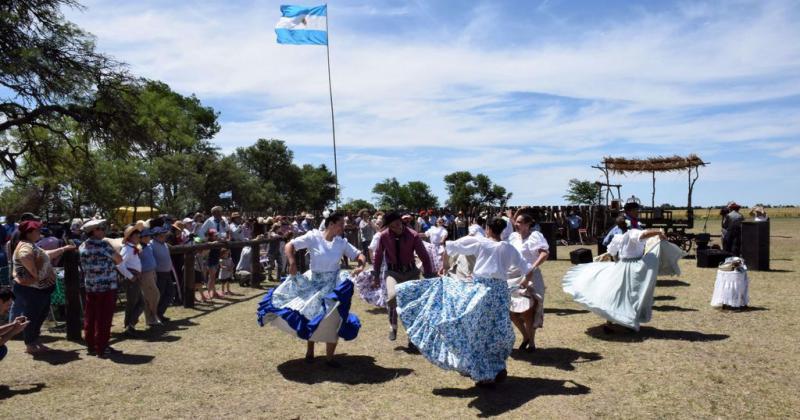 Huellas de Tradicioacuten- una fiesta criolla que revive el campo de antantildeo