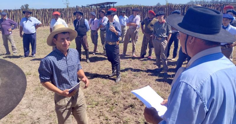 Reparto de los potros entre los participantes del Concurso de Domadores