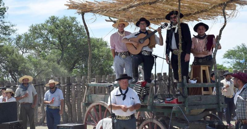 Huellas de Tradicioacuten- una fiesta criolla que revive el campo de antantildeo